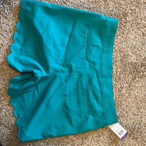 Teal blue Isaac Mizrahi scalloped hem shorts